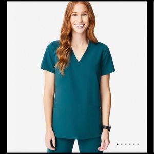 Figs Caribbean Blue Casma- 3 Pocket Scrub Top